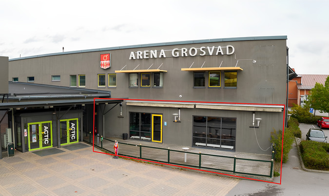 Bild på utsidan av bowling- och restaurangfastighet vid Arena Grosvad.